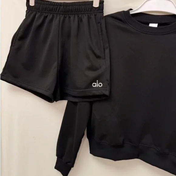 Alo Yoga Black Cropped Crew Neck Sweatshirt + High-Waisted Shorts Two-Piece Set - Picture 4 of 8